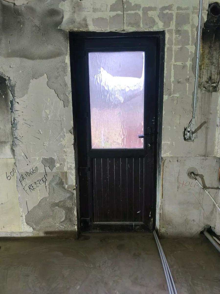 Back/ front door - Image 2