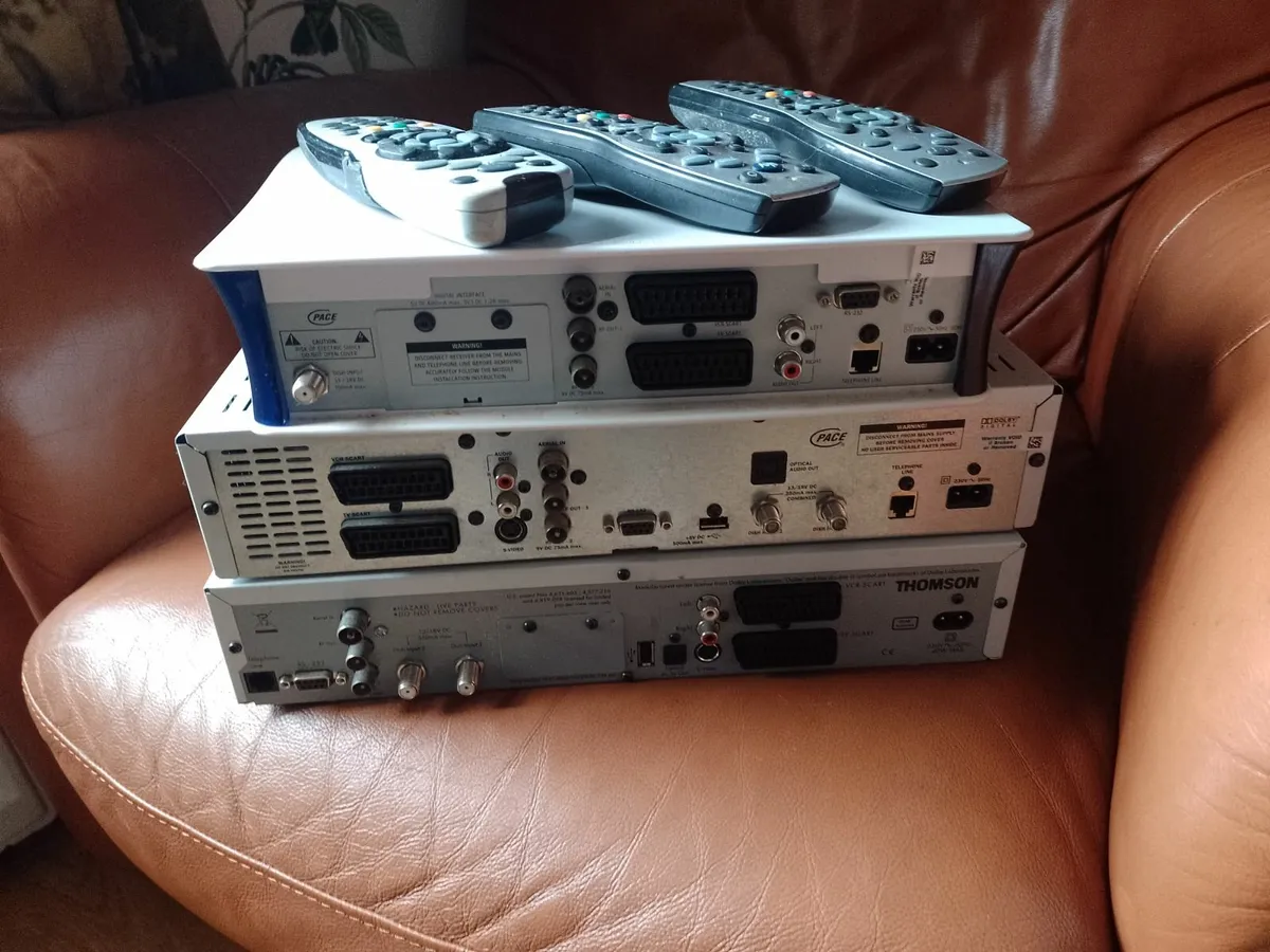 SKY BOX £5 EACH. SKY REMOTE £3 EACH. JOB LOT £20. - Image 2