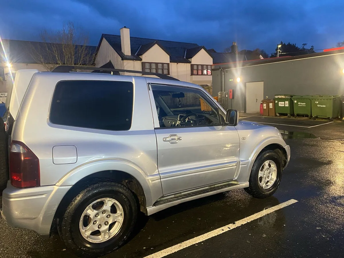 Mitsubishi Pajero 2007 - Image 2