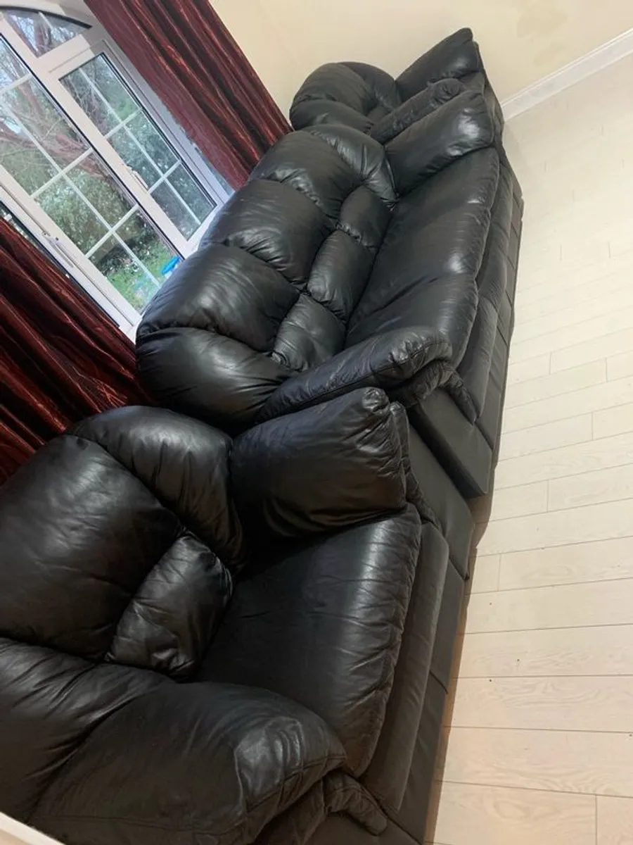 3+1+1 sofa & armchairs - Image 1