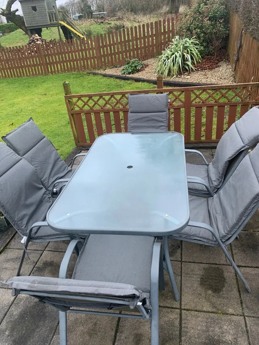 Outdoor furniture - Image 4