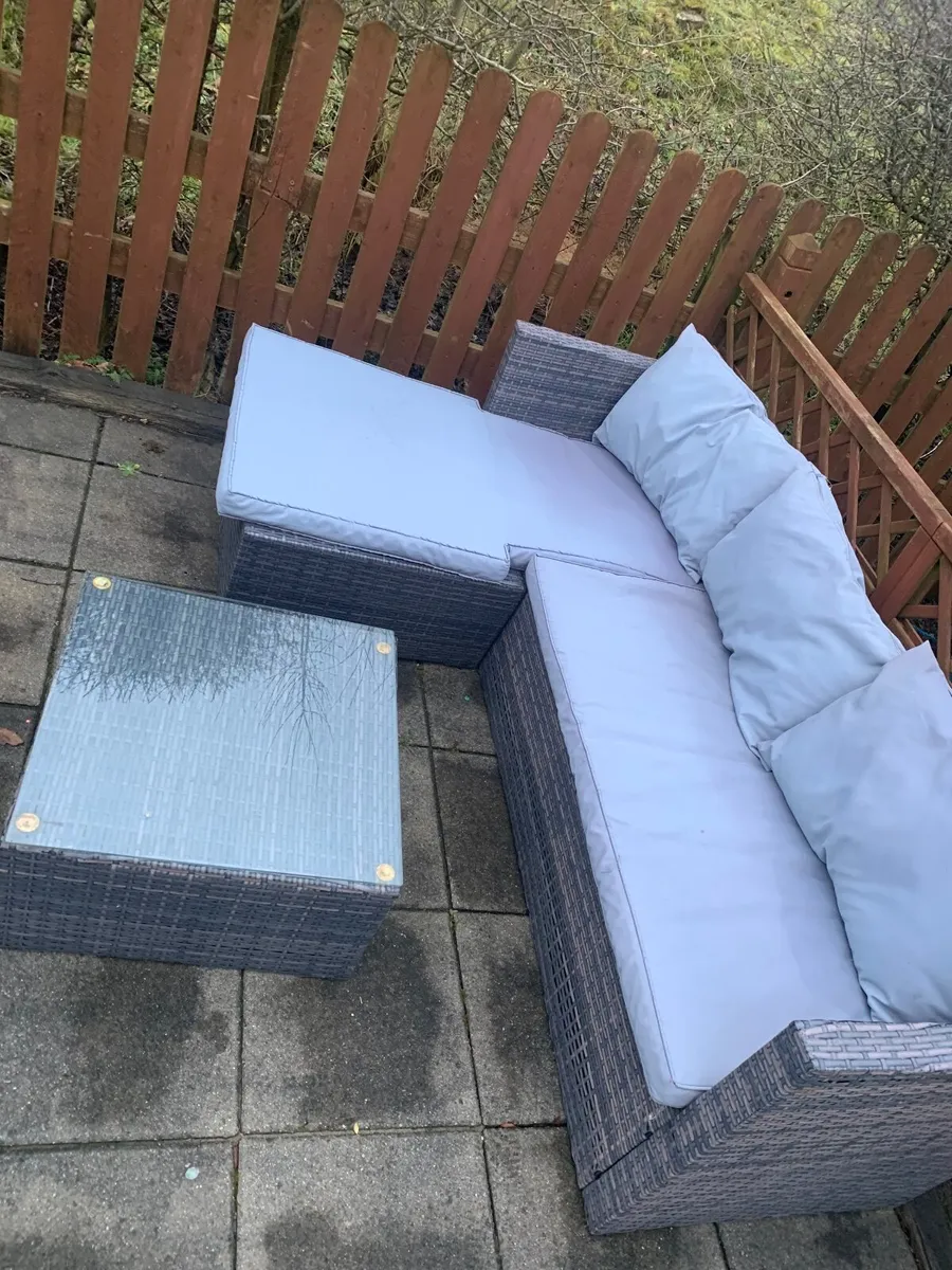 Outdoor furniture - Image 3