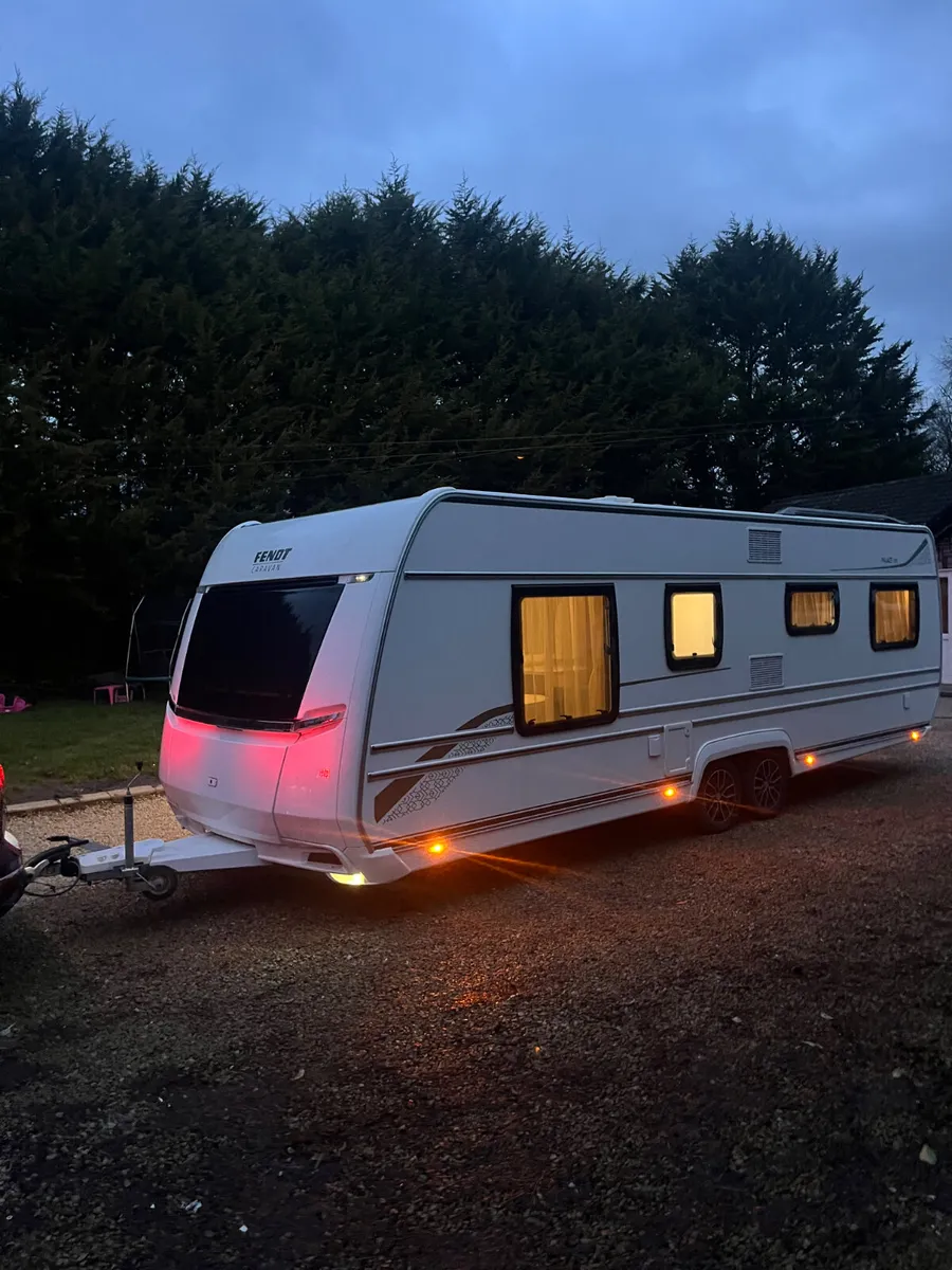 2022 Fendt Palace 700 Caravan - Image 3