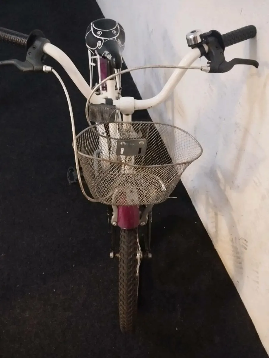 Girls 18inch bike - Image 4