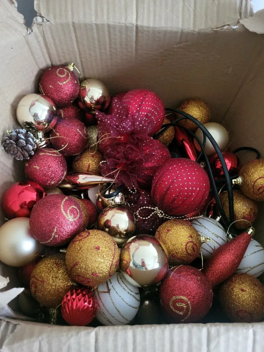 Christmas decorations - Image 1