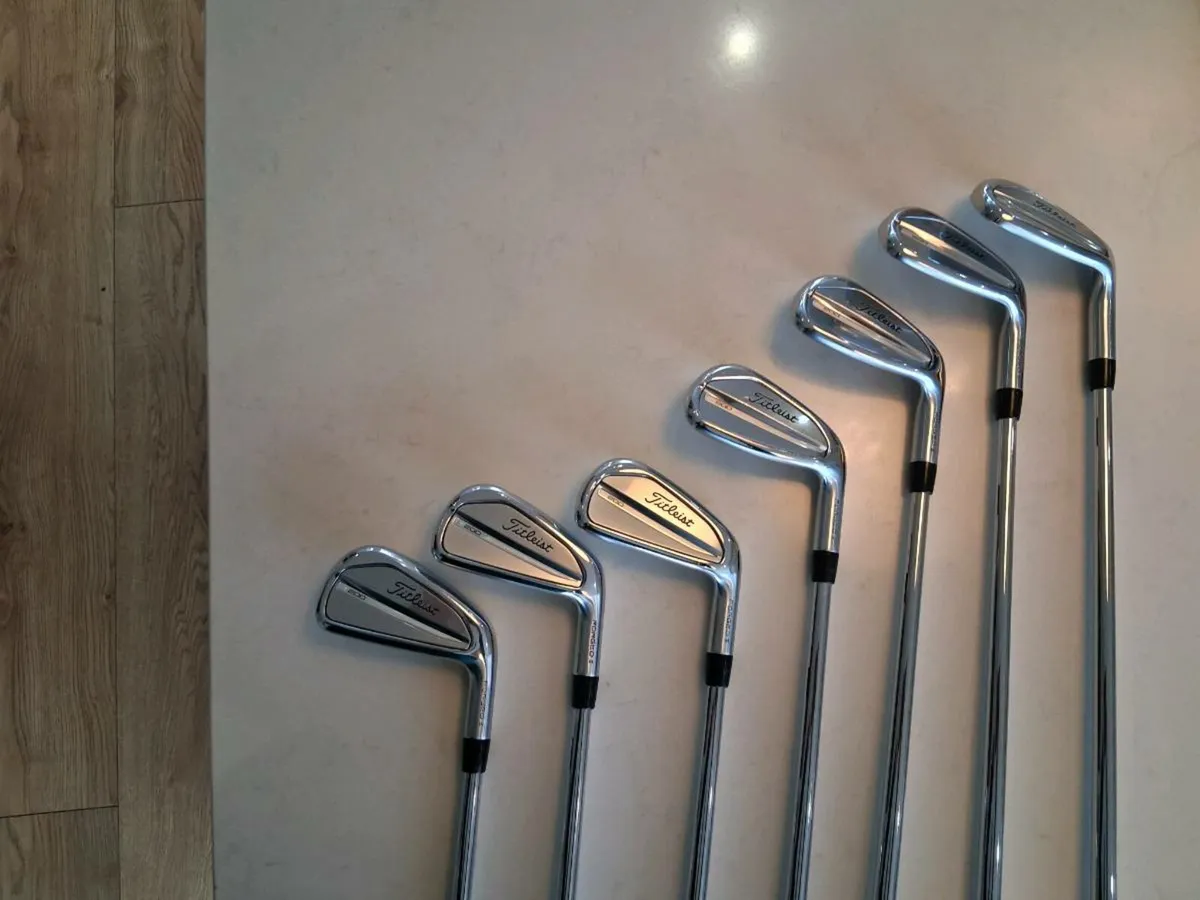 Titleist T200 Irons 5-GW (7 irons) - Image 1