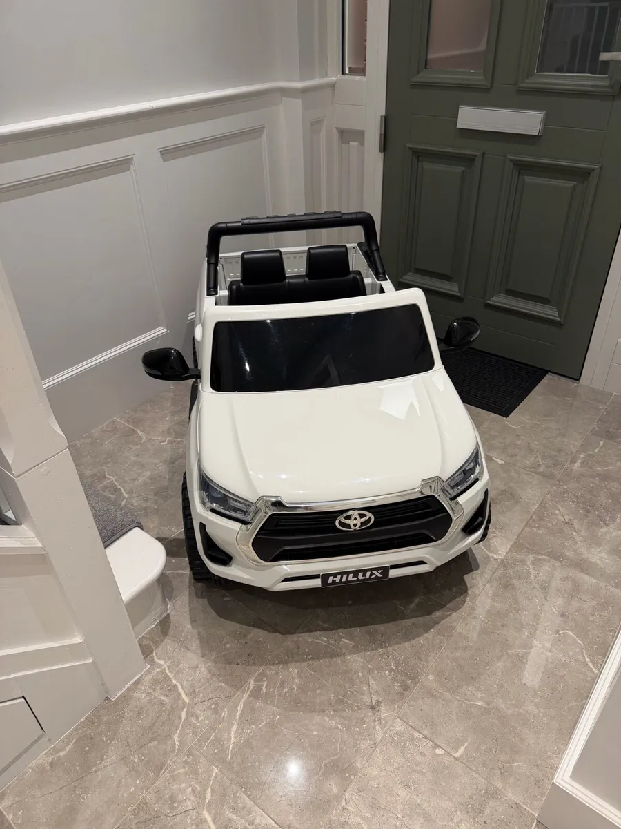 Kids Ride on Car (Toyota HILUX) - Image 1