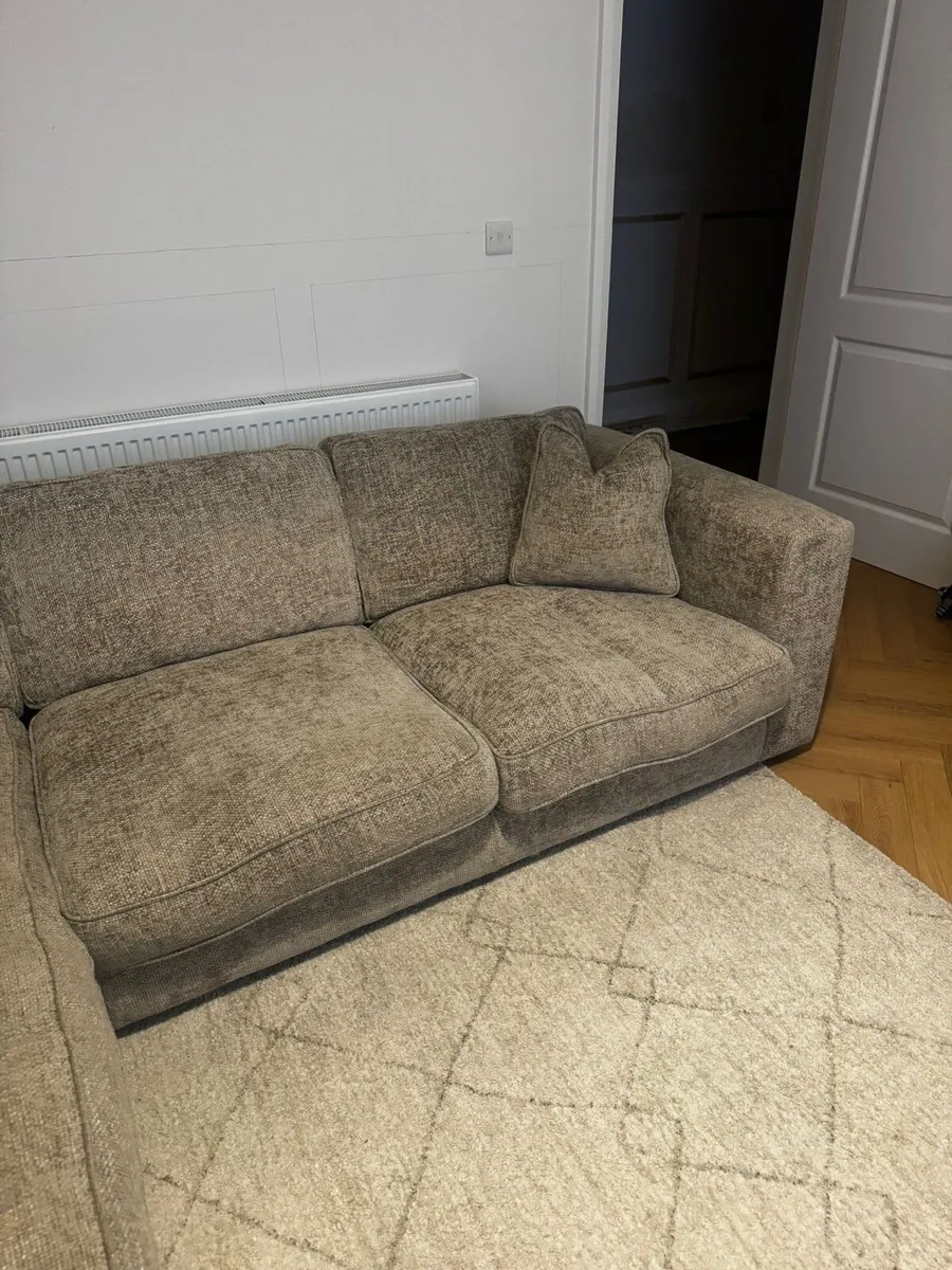 Couch - Image 3