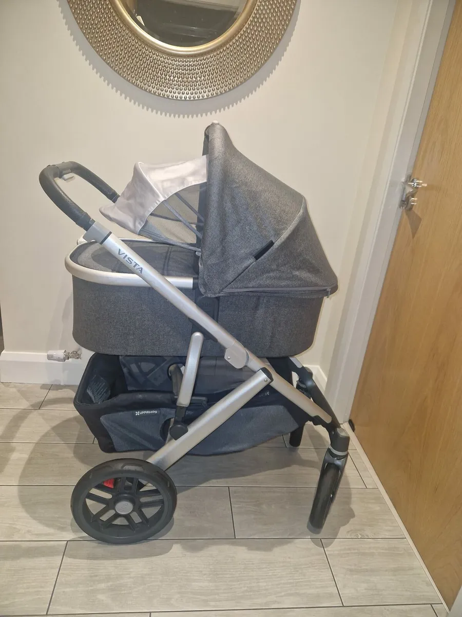 Immaculate Uppababy Vista V2 - Image 2
