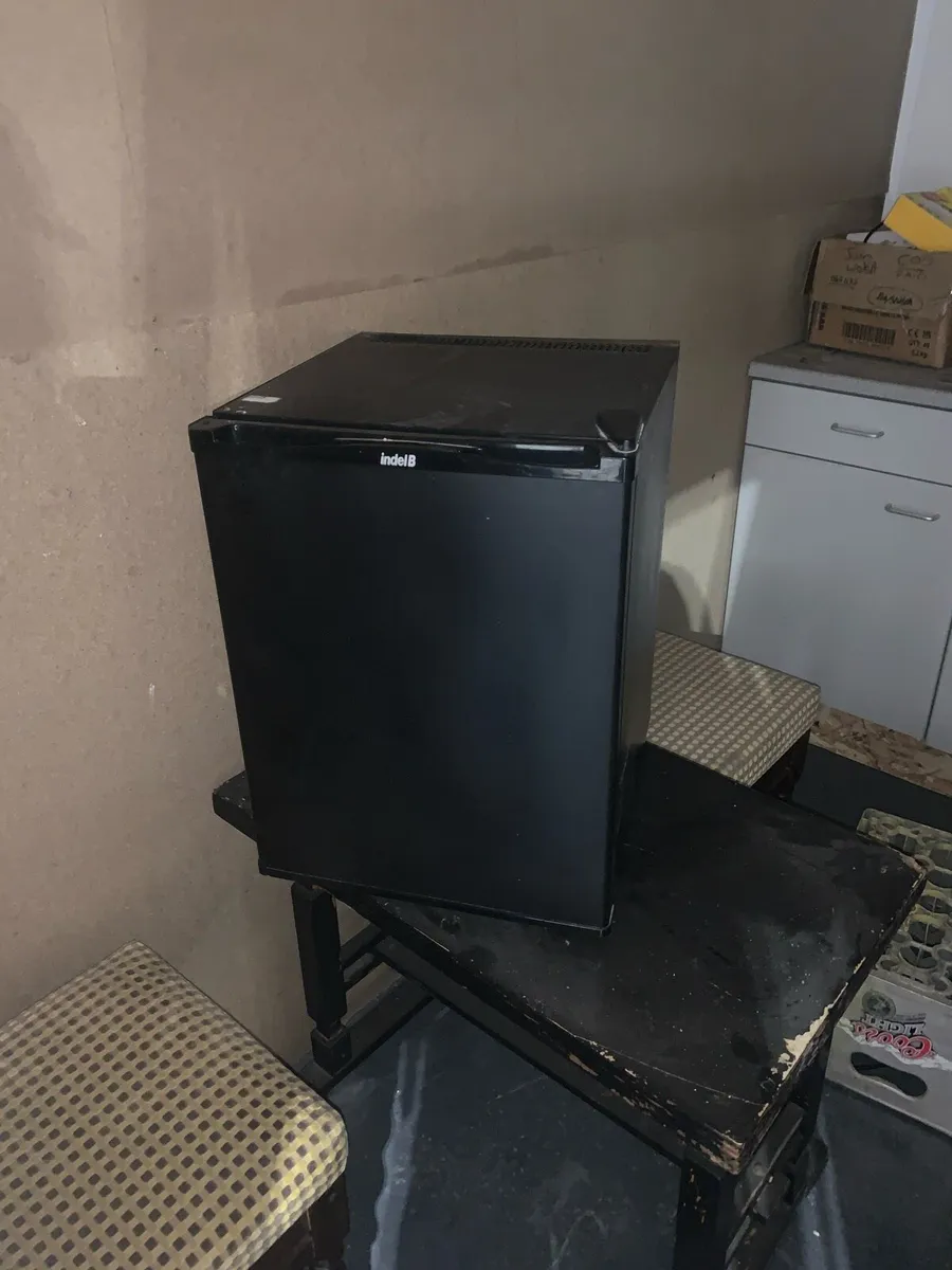 Mini fridge - Image 1