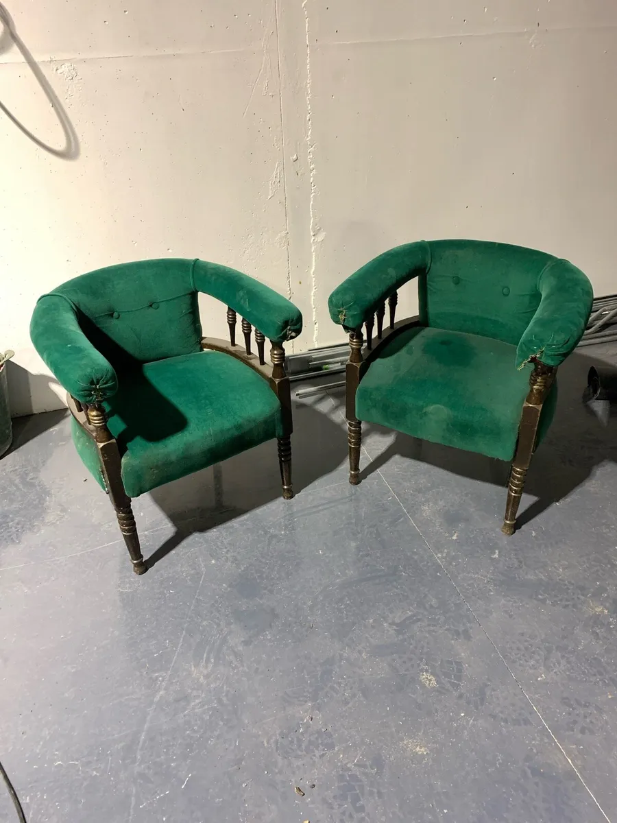 Chairs and tables - Image 3