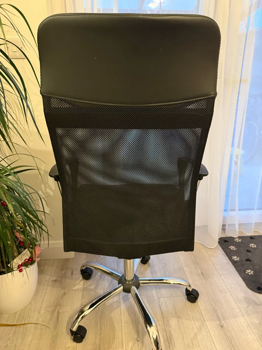 Office chair - Image 2