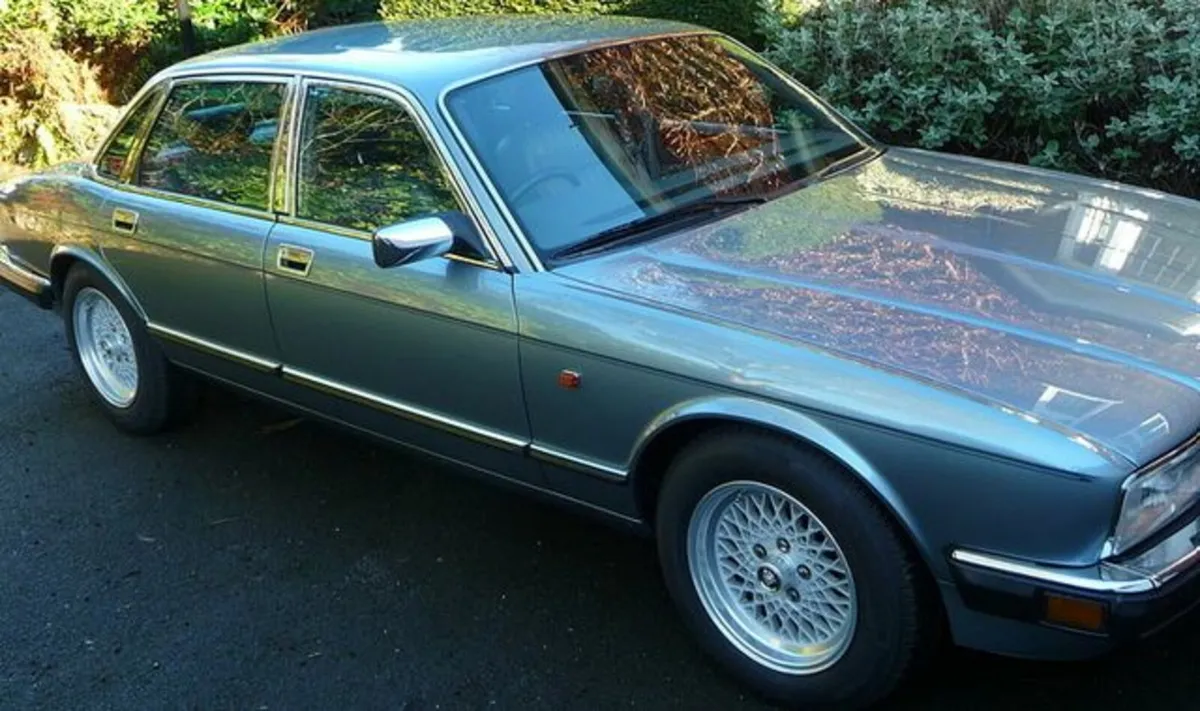 Jaguar XJ40/XJS 16 inch x 7J Lattice Alloy Wheels - Image 1