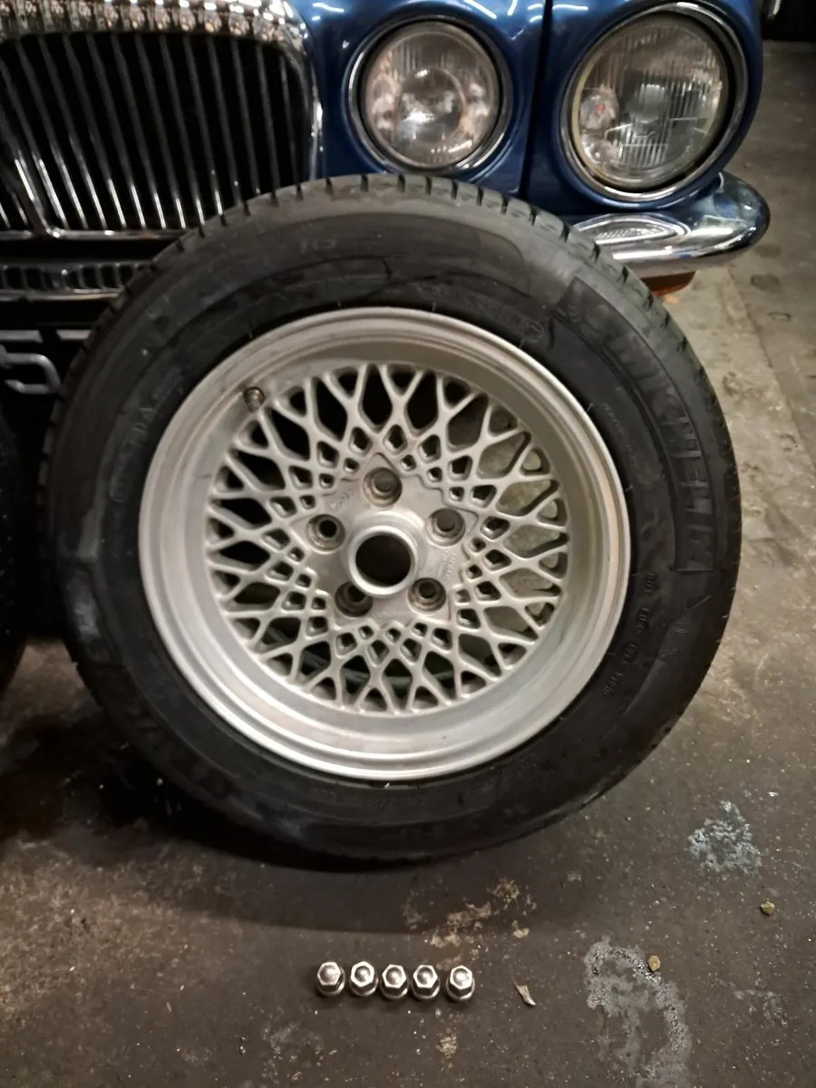 Jaguar XJ40/XJS 16 inch x 7J Lattice Alloy Wheels - Image 2