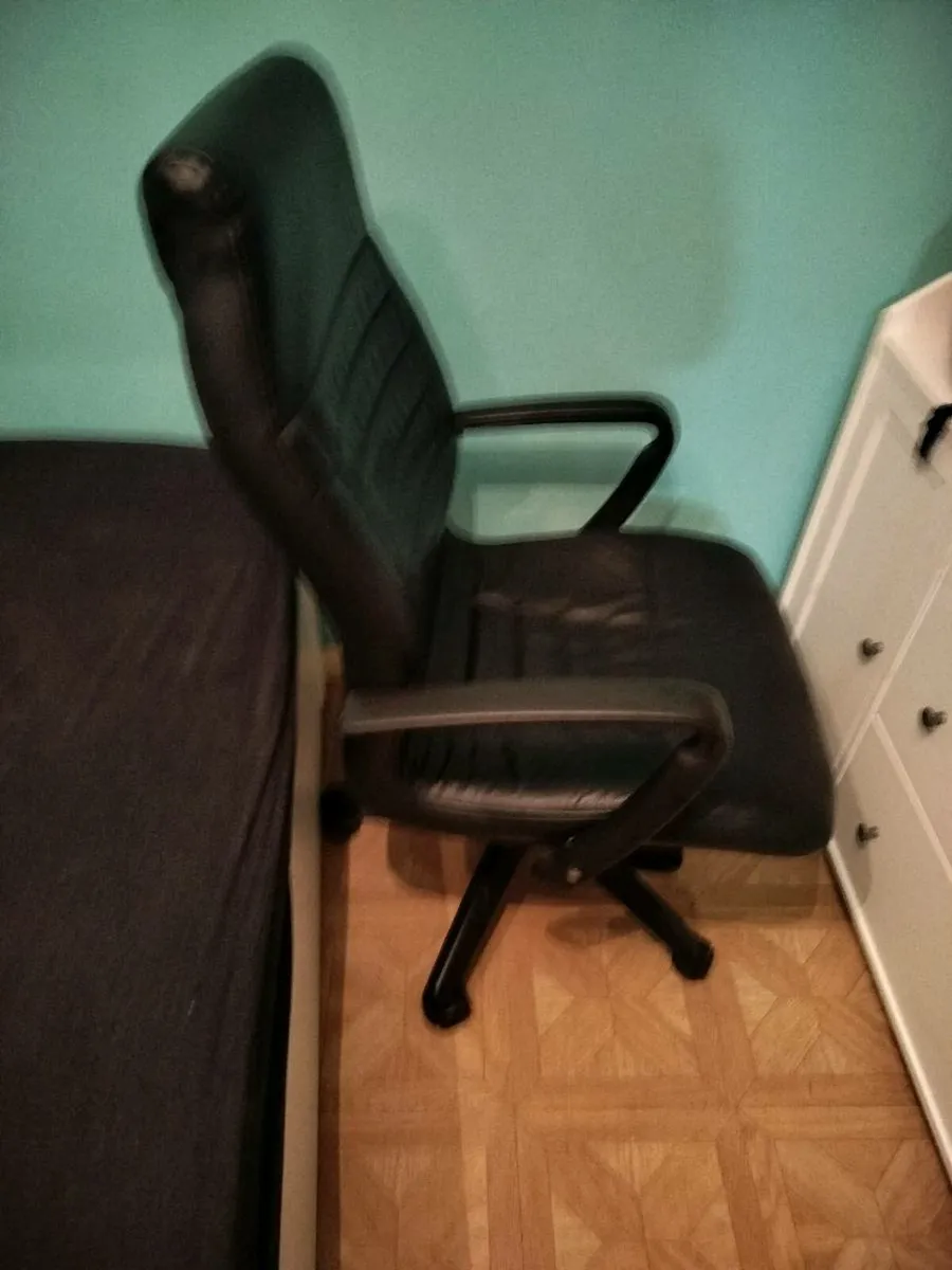 Office chair - Image 2