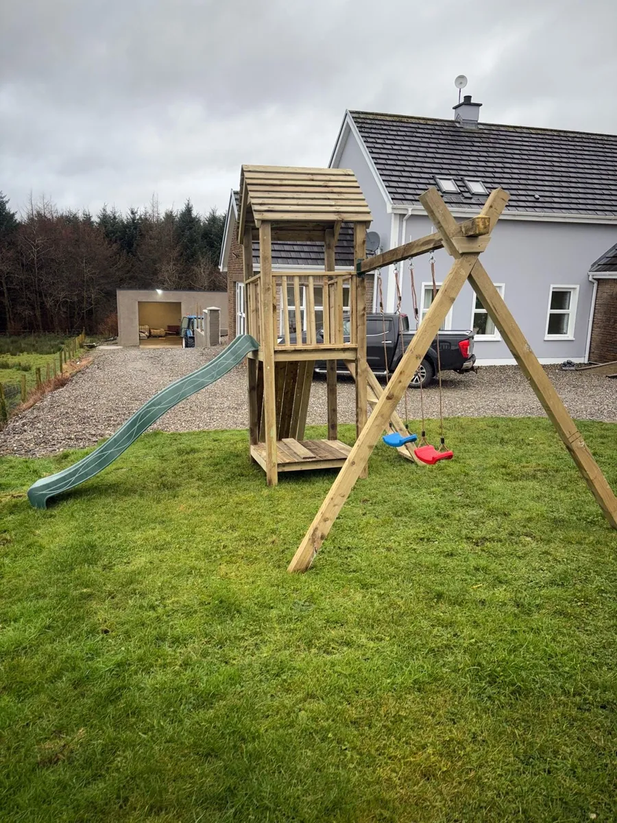 Swings set - Image 1