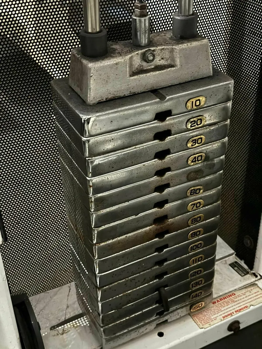 Pacific Fitness Preacher Curl Machine 150 kg Stack - Image 3