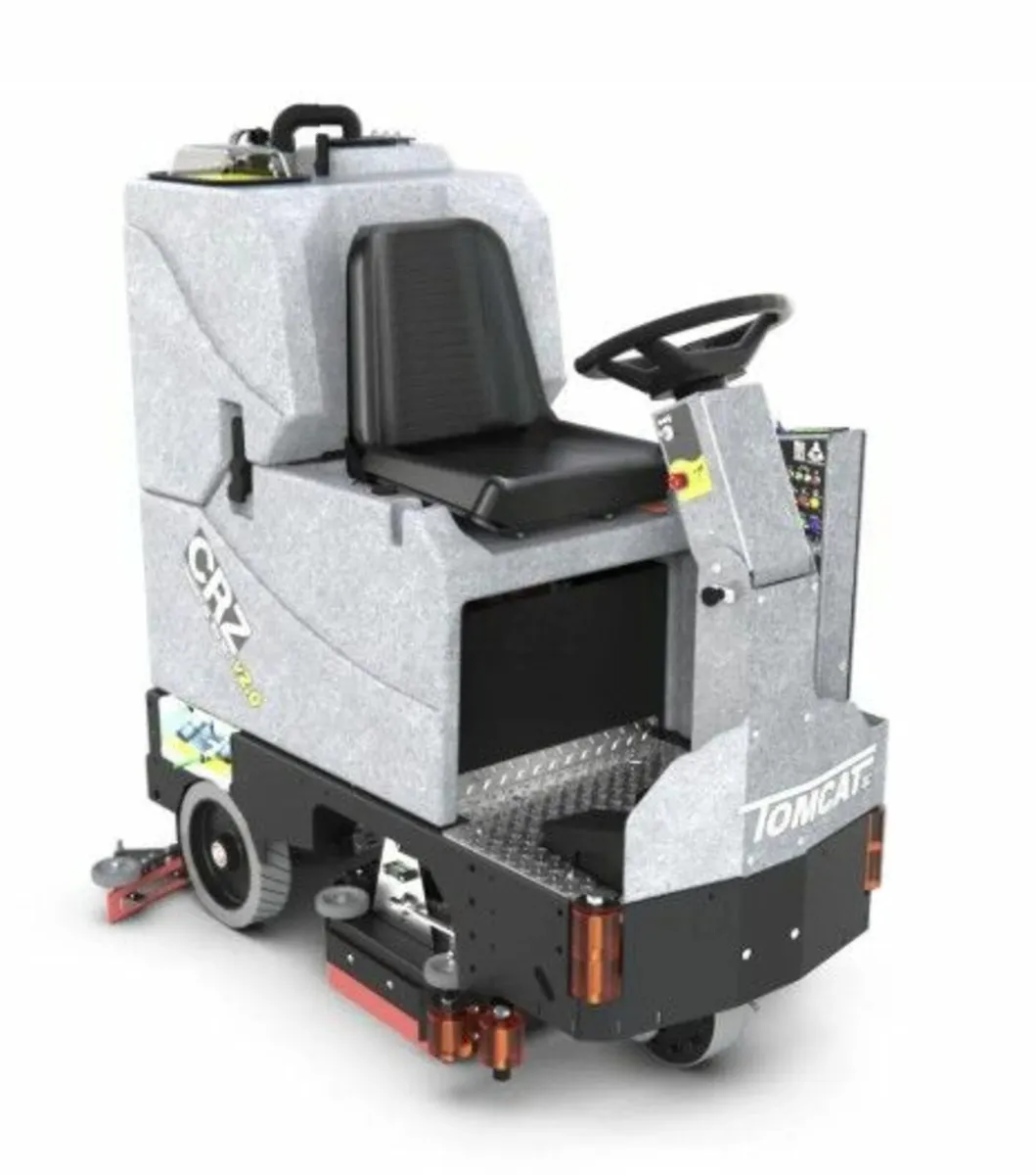 Tomcat CRZ 30D Ride on scrubber dryer