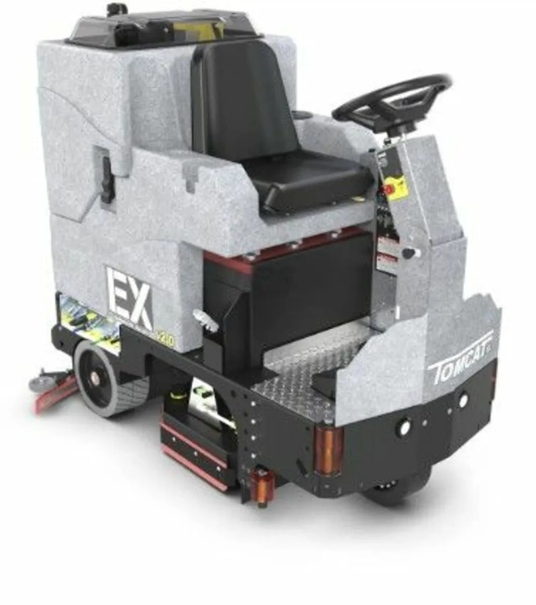 Tomcat EX33 Ride on scrubber dryer
