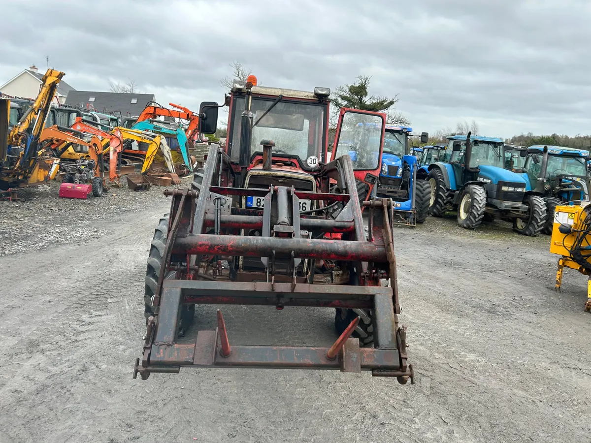 1982 Massey Ferguson 265 with loader - Image 3