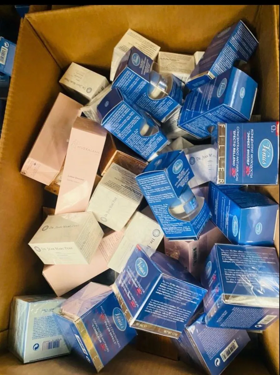 100 BRANDED FACE CREAM COSMETICS JOB LOT - Image 4