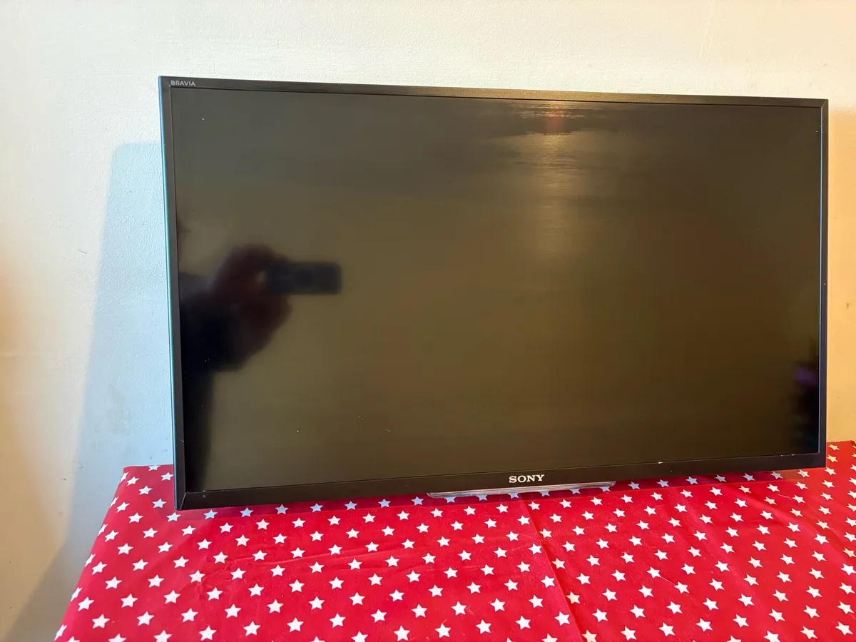 32” SONY BRAVIA TV - Image 1