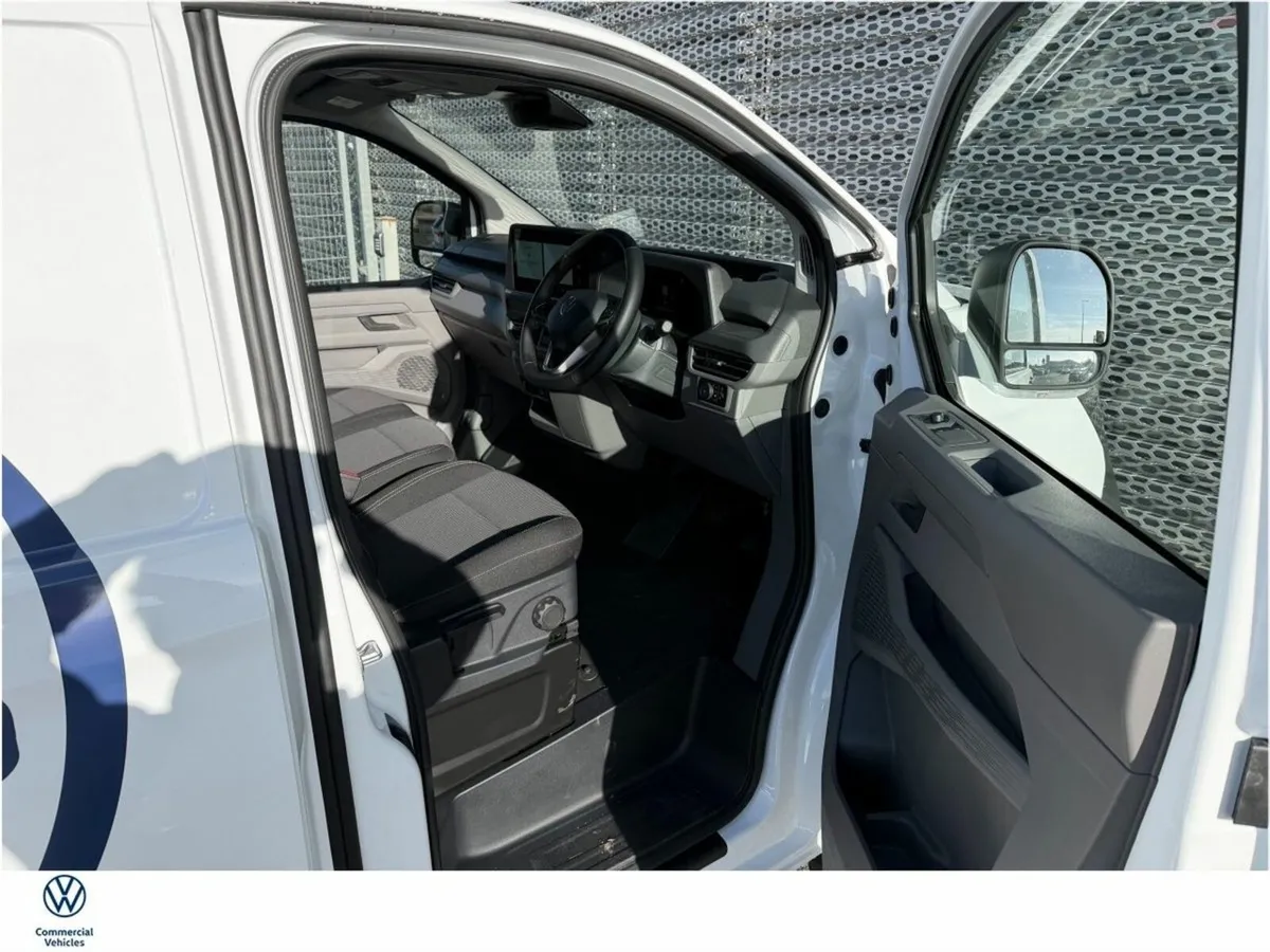 Volkswagen Transporter eTRANSPORTER TRENDLINE LWB - Image 2