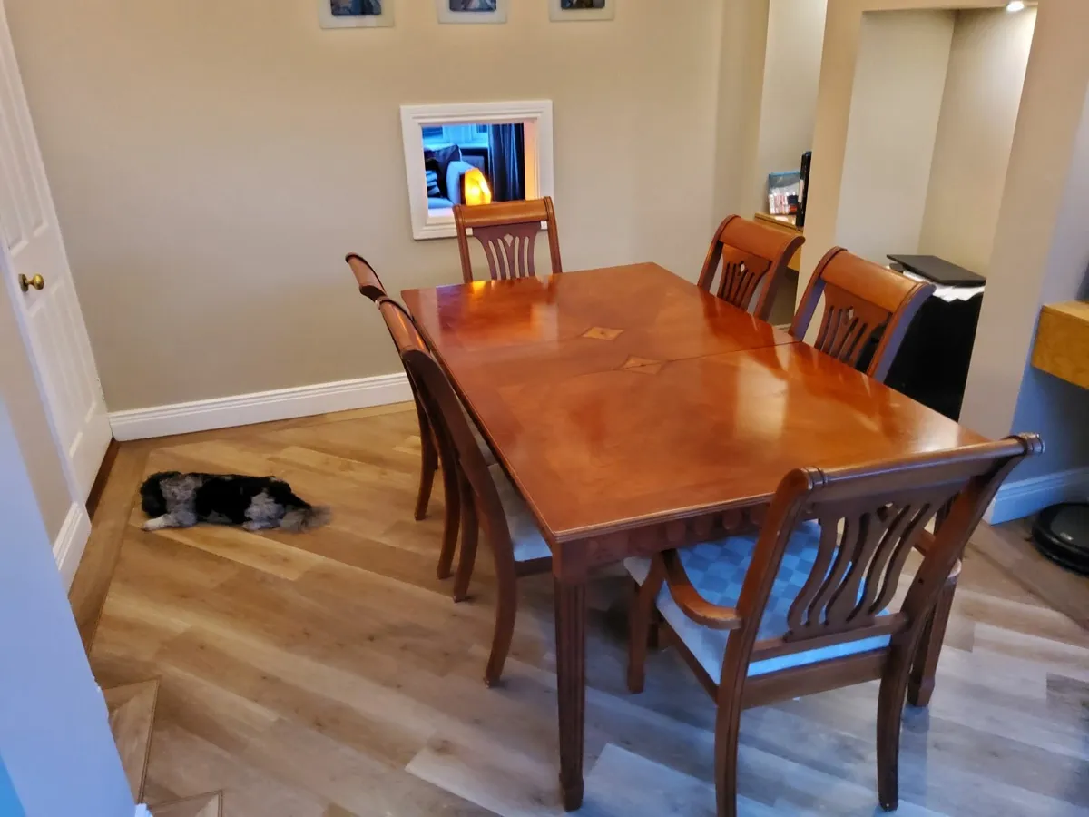 Dining room table and chairs - Image 3