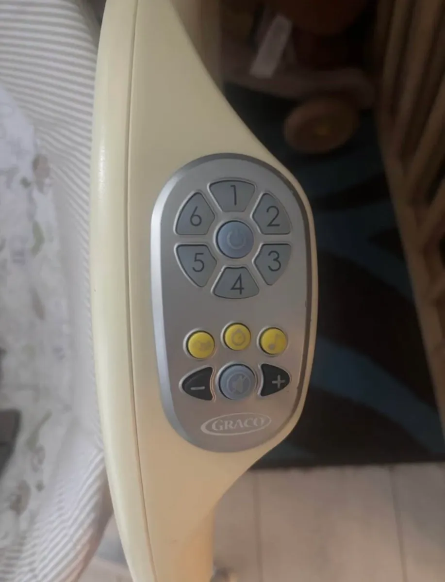 Graco baby swing - Image 4