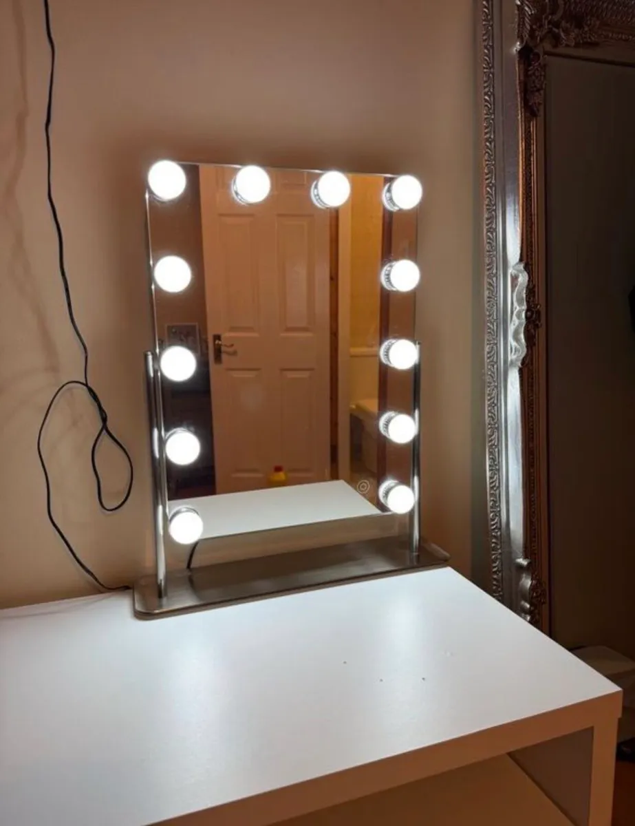 Desk and vanity mirror - Image 3