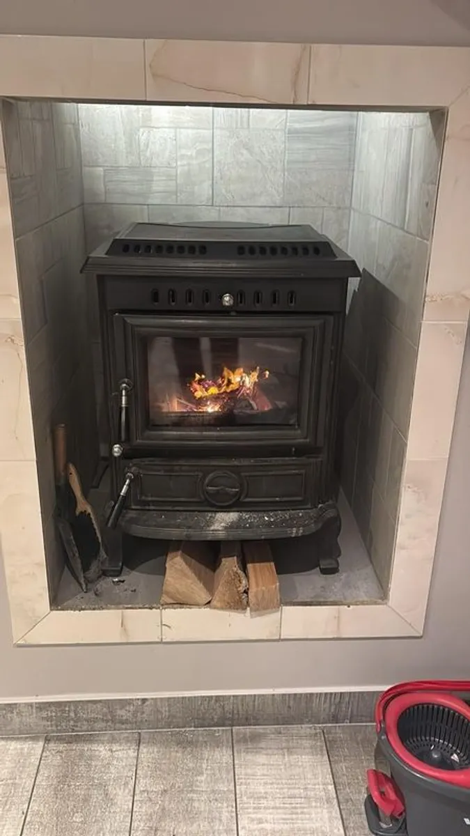 Solid Fuel Stove with back boiler - Image 1