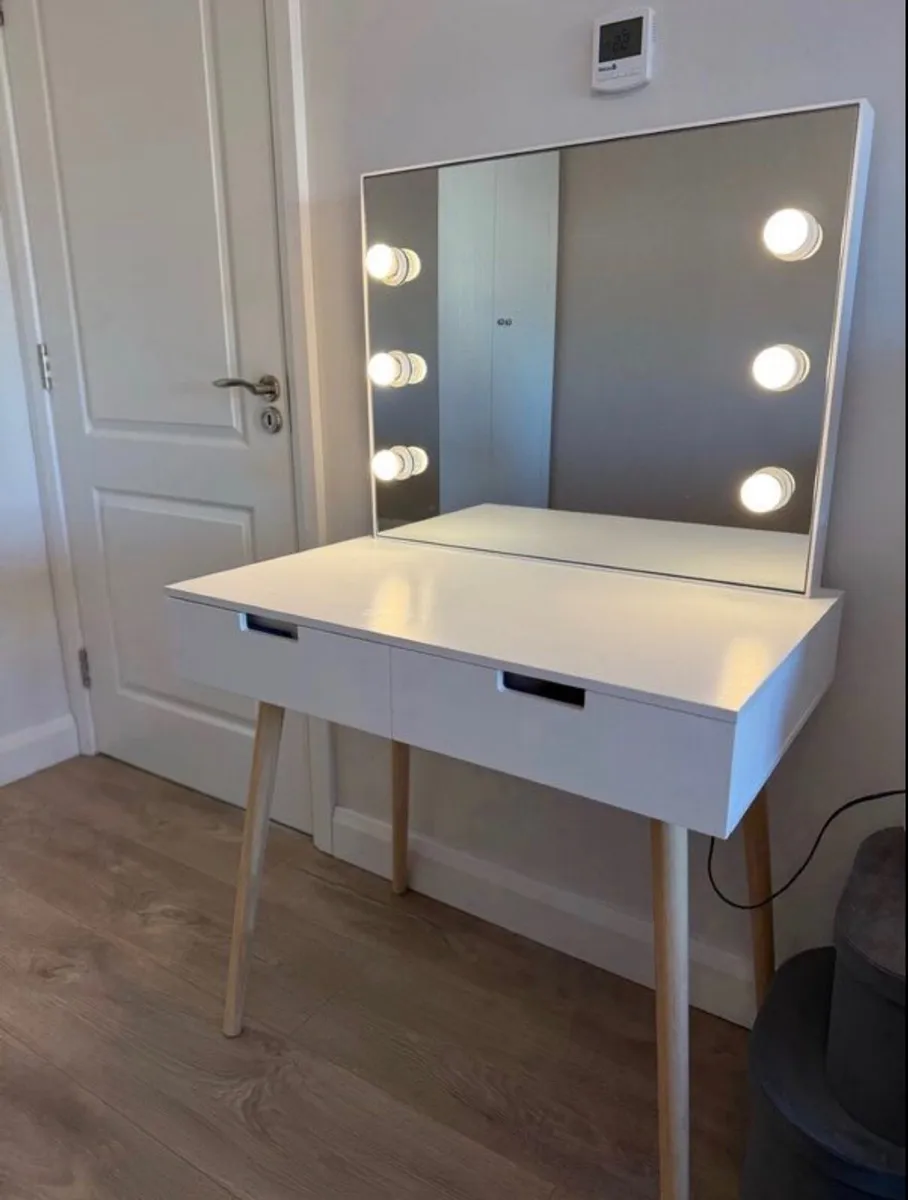 Tv unite, dressing table and wardrobe - Image 3