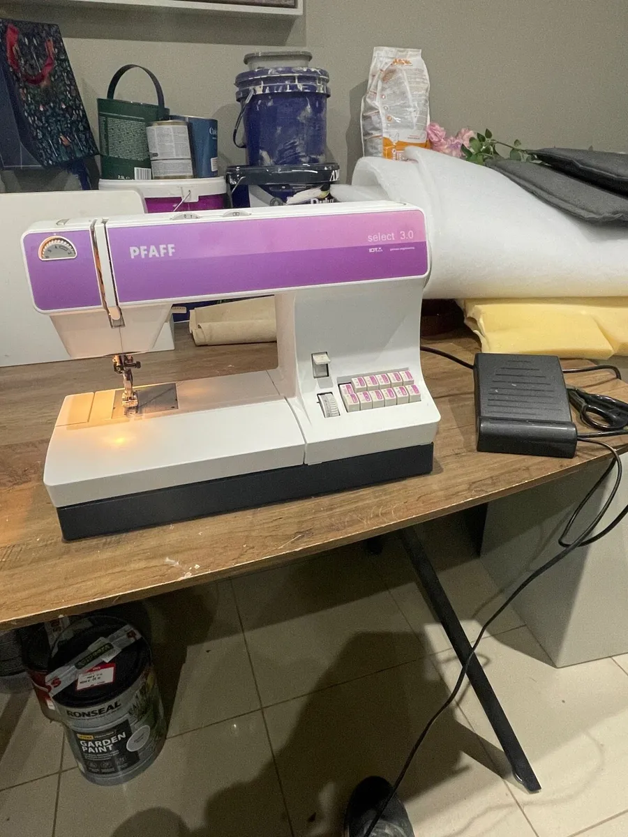 Sewing machine - Image 1