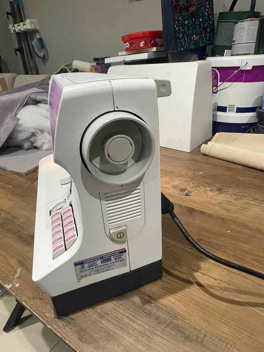 Sewing machine - Image 3