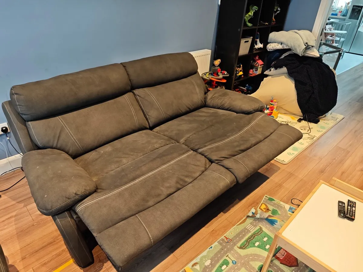 3+2 Reclining Sofa - Image 4