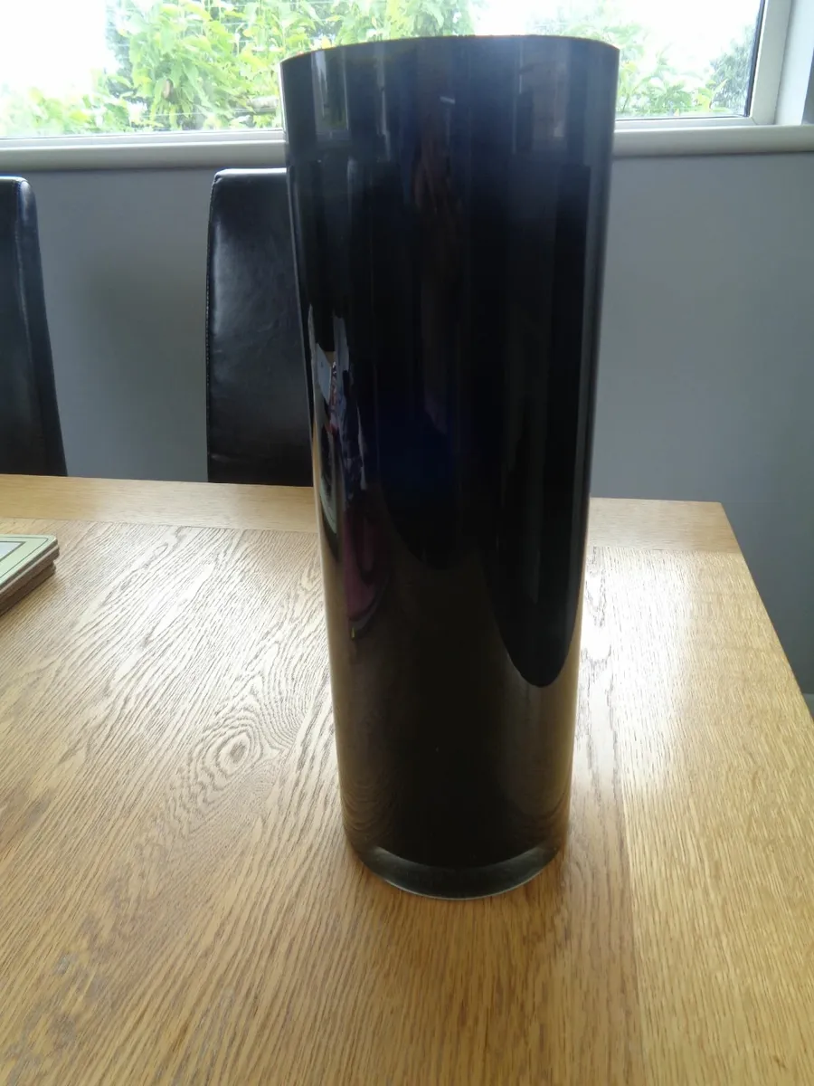 Black Glass Vase for Sale - Image 1