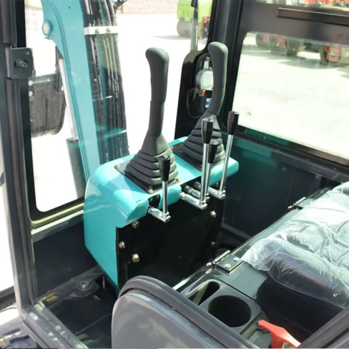 Mini digger new Kubota engine - Image 2