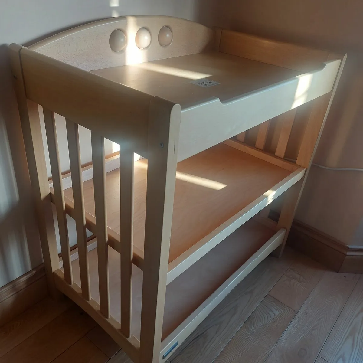 Baby changing table - Image 2