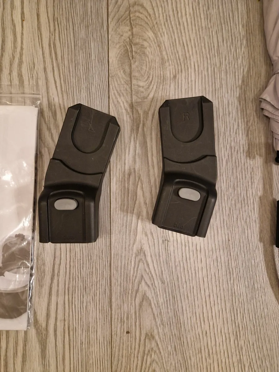 Uppa Vista V2 Stroller and Carrycot Bundle - Image 4