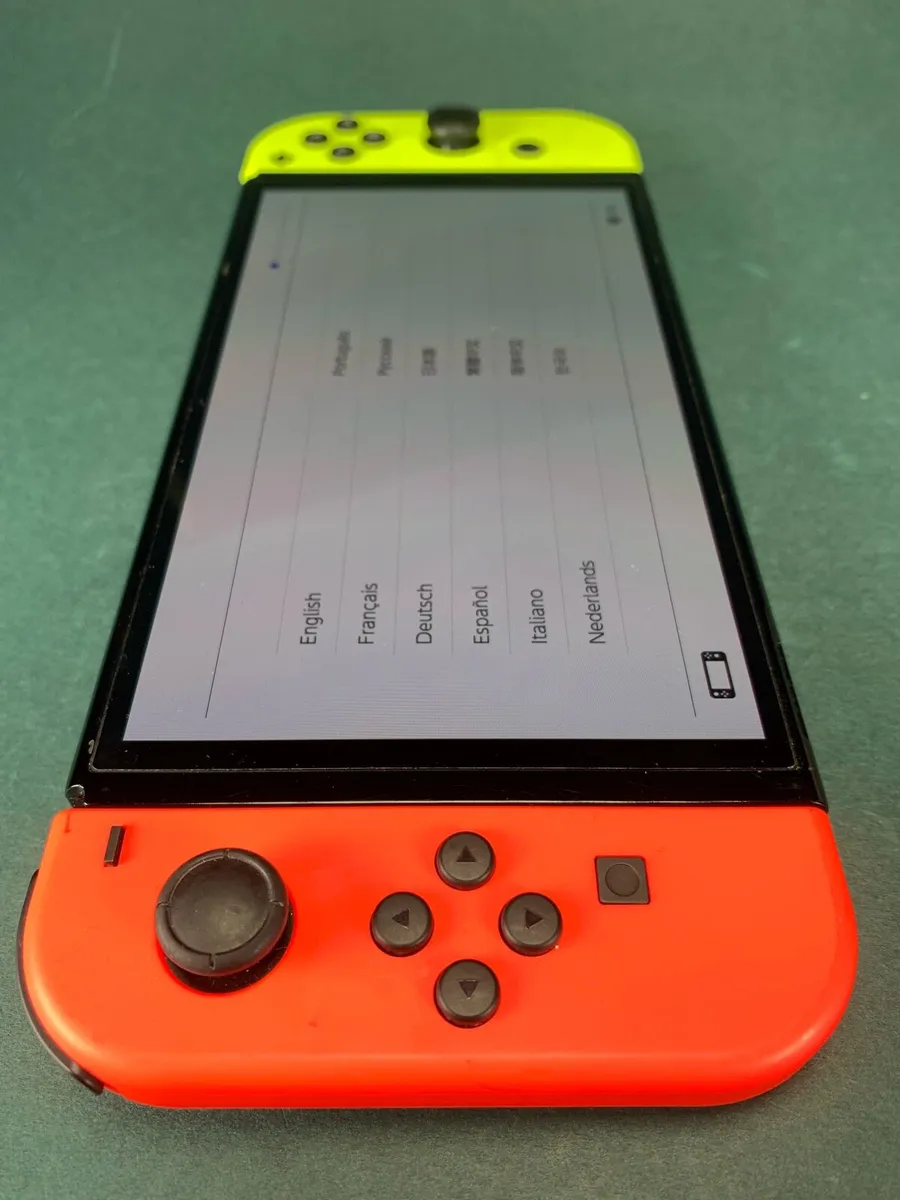 Nintendo Switch OLED - Image 4