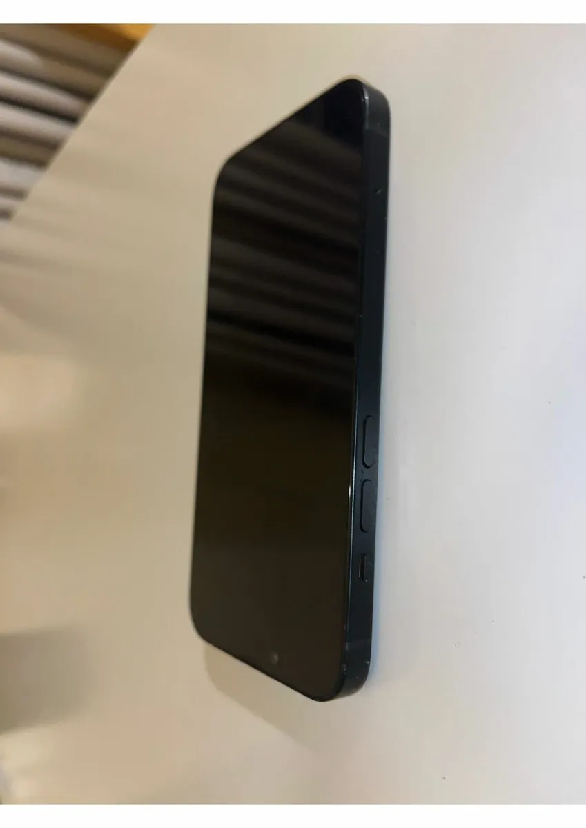 iPhone 14 - Image 3