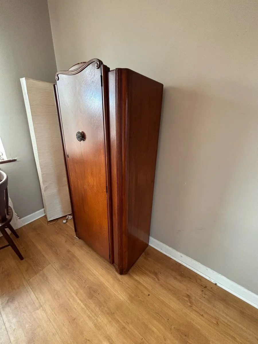 Antique wardrobe - Image 2
