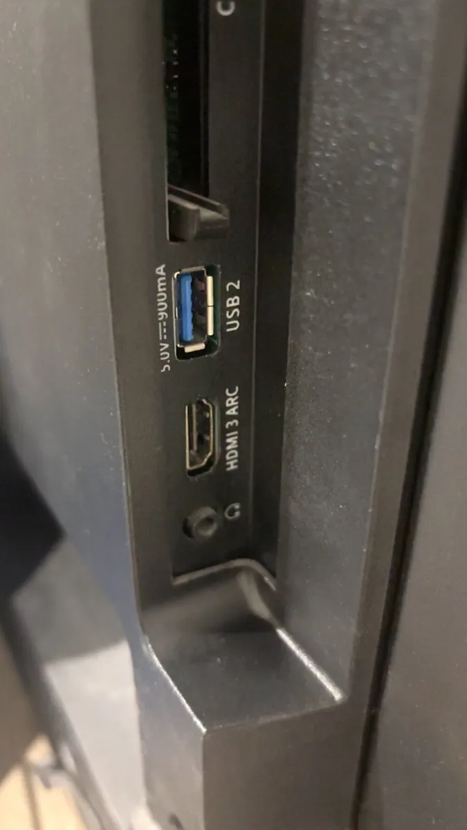 59” Philips TV 4k smart - Image 3