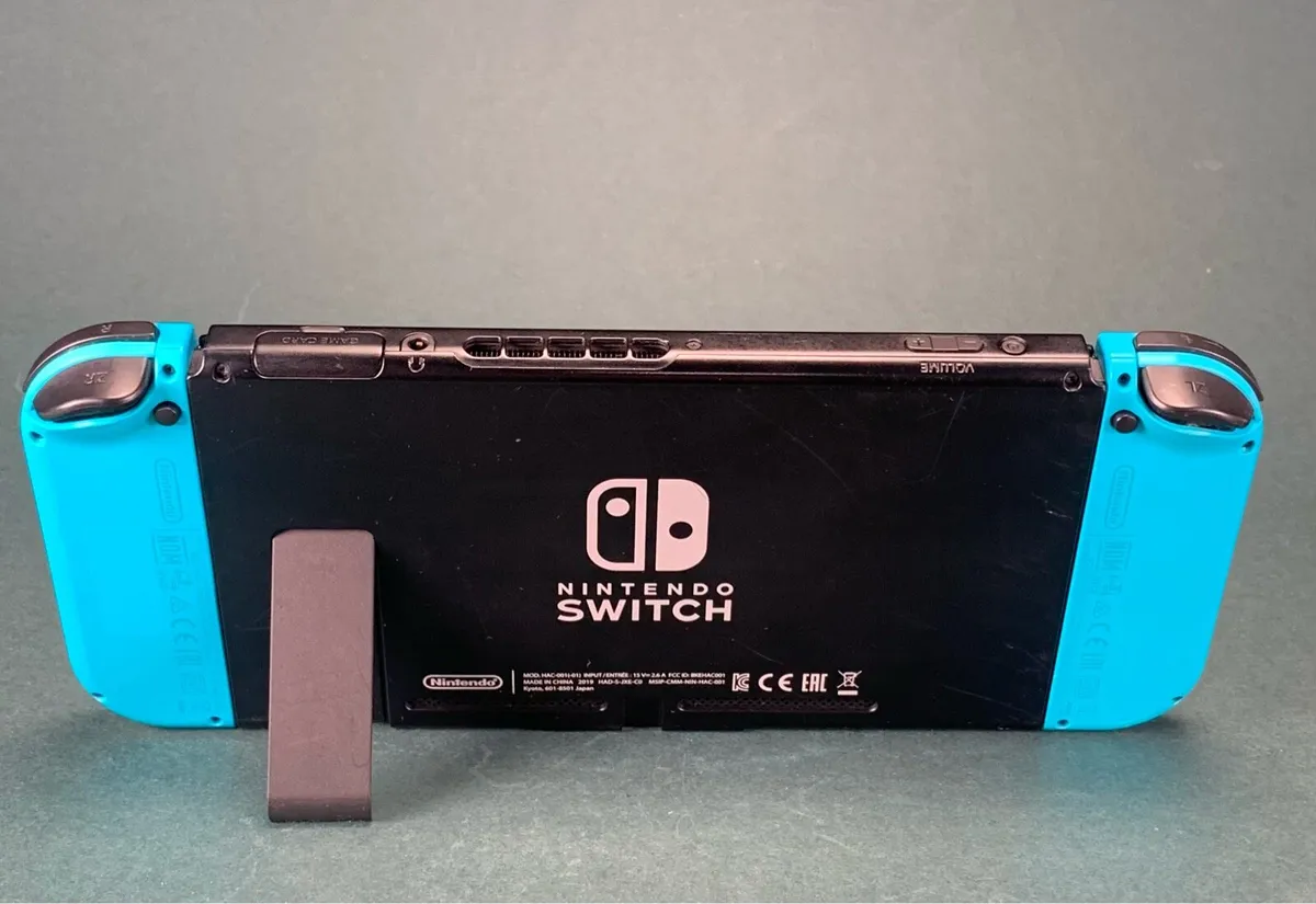 Nintendo Switch - Image 3