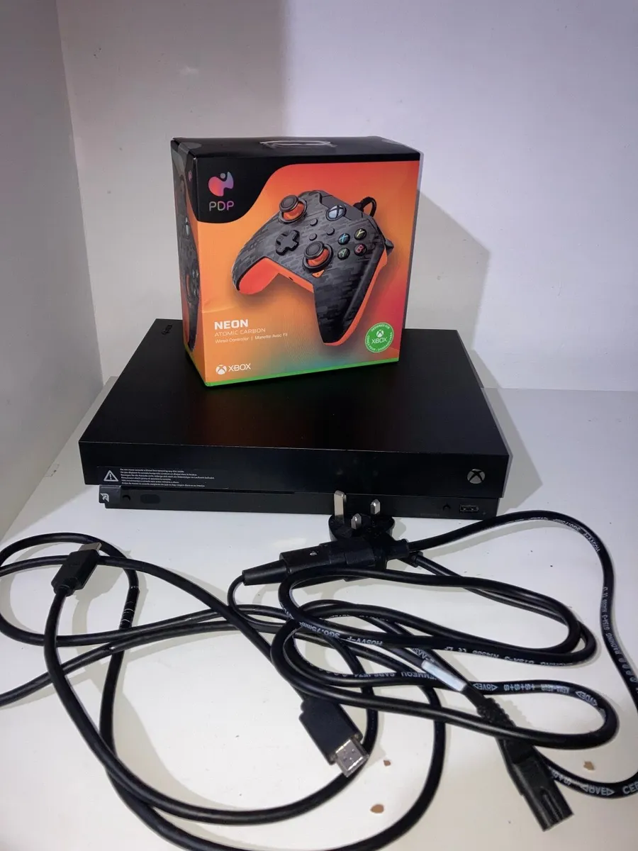 Xbox One X 1TB – Excellent Condition | Controll - Image 3