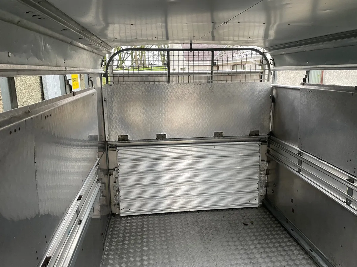 Livestock trailer - Image 1