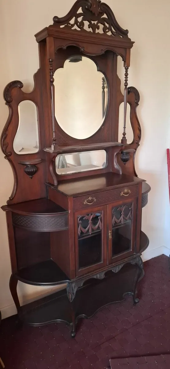 Household furniture - Image 1