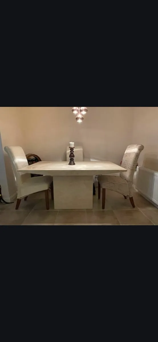 Table and chairs - Image 3