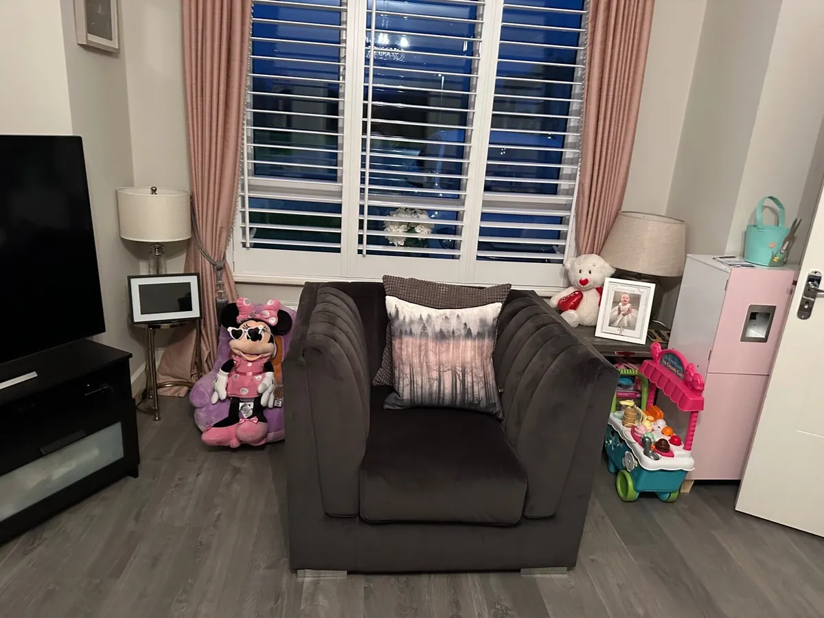 3-piece Suite of Furniture - Image 2