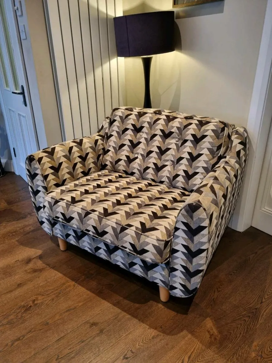 Large single seater - Image 2